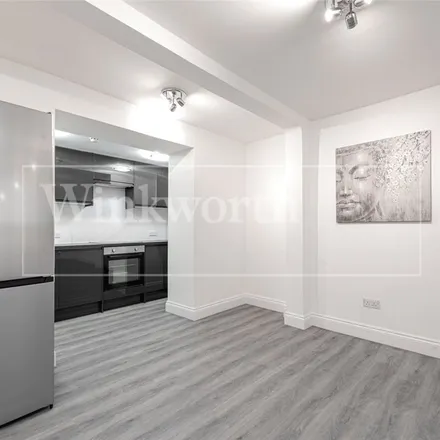 Image 9 - eyegen, 298 Kilburn High Road, London, NW6 7FA, United Kingdom - Apartment for rent
