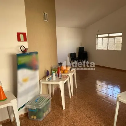 Rent this 3 bed house on Rua Ceará in Umuarama, Uberlândia - MG