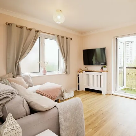 Rent this 2 bed apartment on Grangemoor Court in Cardiff, CF11 0AQ