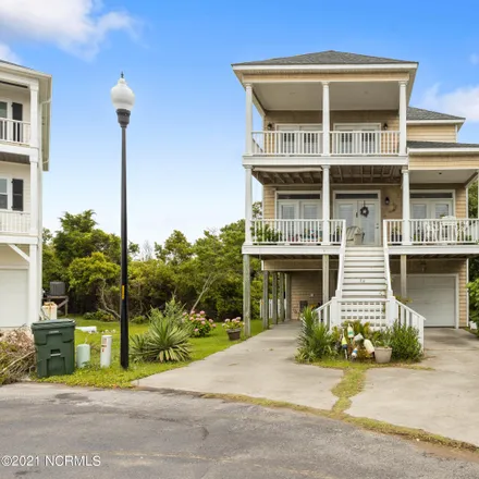 Image 3 - 114 Coral Bay Court, Atlantic Beach, Carteret County, NC 28512, USA - House for sale