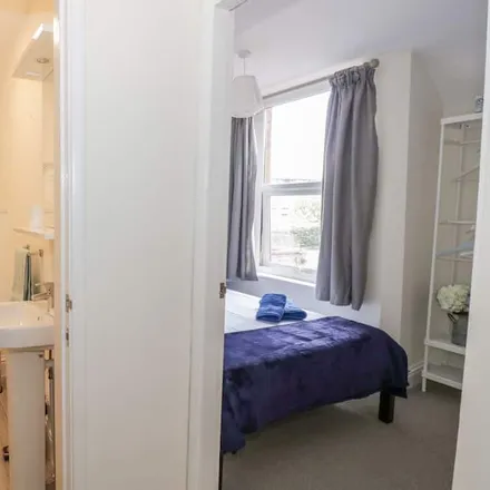 Rent this 2 bed townhouse on Stratford-upon-Avon in CV37 6NR, United Kingdom