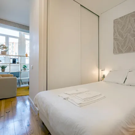 Rent this studio apartment on Avenida de Rodrigues de Freitas in 4000-500 Porto, Portugal