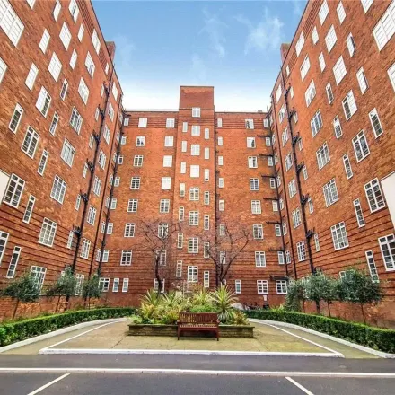 Rent this 3 bed apartment on Larmenier & Sacred Heart Catholic Primary School in 41a Brook Green, London