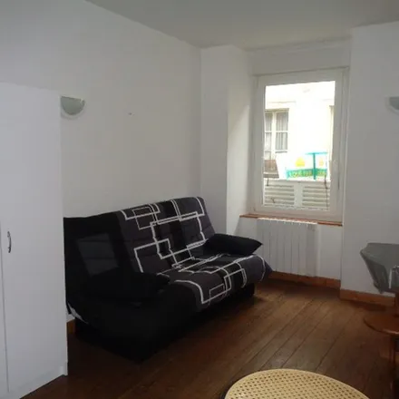 Image 4 - 20 Rue Henri Barbusse, 50130 Cherbourg-en-Cotentin, France - Apartment for rent