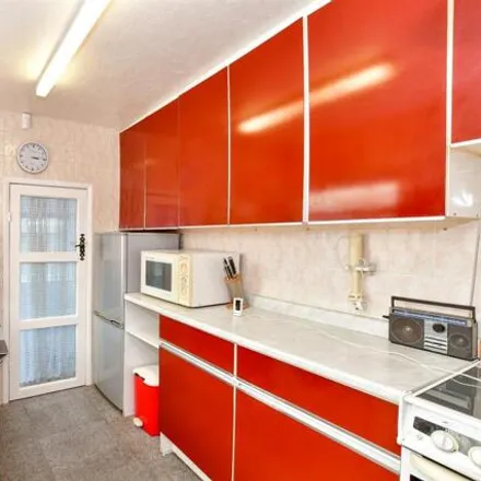 Image 4 - Claremont Road, London, RM11 1BZ, United Kingdom - Duplex for sale