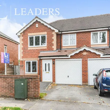 Rent this 3 bed duplex on Sandhurst Avenue in Mansfield, NG18 4BQ