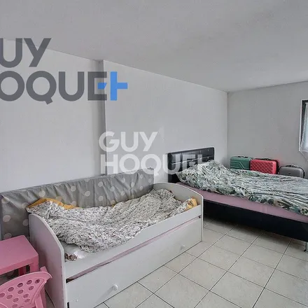 Rent this 2 bed apartment on 1 Chemin du Petit Puits in 77230 Dammartin-en-Goële, France