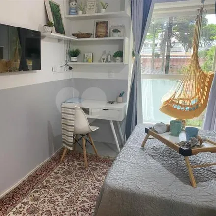 Buy this studio apartment on Rua Desembargador Isaías Beviláqua 800 in Mercês, Curitiba - PR