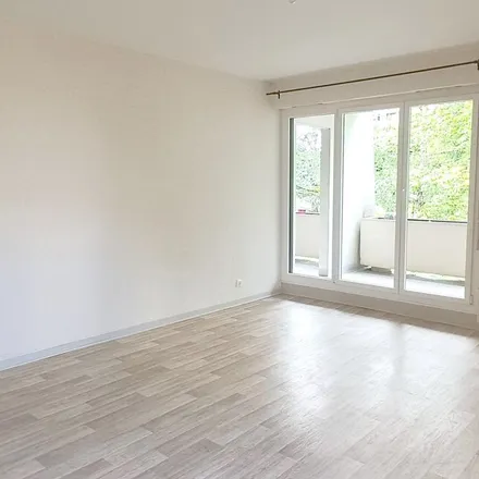 Rent this 3 bed apartment on 49 Rue de la Poste in 41260 La Chaussée-Saint-Victor, France