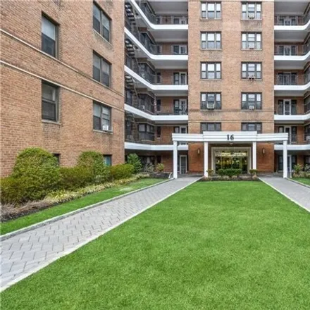 Buy this studio apartment on 16 North Broadway in City of White Plains, NY 10601