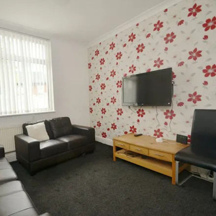 Rent this 5 bed apartment on Eades Street in Salford, M6 6PG