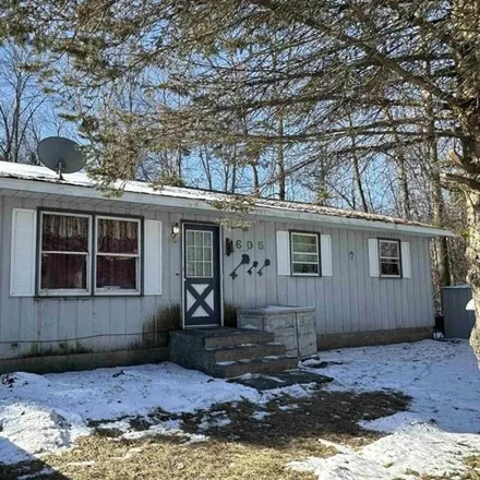 Buy this 3 bed house on 637 46th Avenue in Menominee, MI 49858