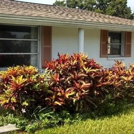 Rent this 2 bed house on Briarwood Road in Venice Gardens, Sarasota County