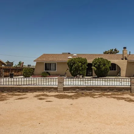 Buy this 3 bed house on 21262 Sandia Road in Apple Valley, CA 92308