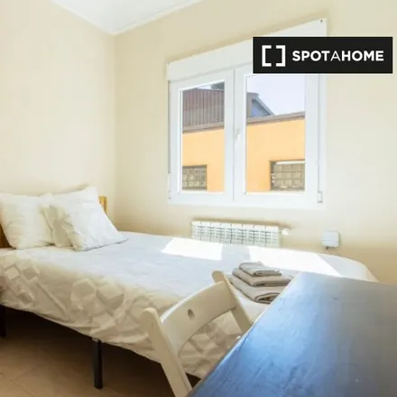 Rent this 5 bed room on Madrid in Escuela infantil municipal Luis Bello, Calle de Juan Bautista de Toledo