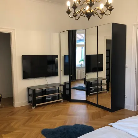 Rent this 3 bed apartment on Änderungsschneiderei "Passt Wieder" in Seesener Straße 16, 10711 Berlin