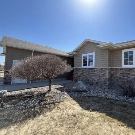 Image 2 - 1852 MacKenzie Avenue, Melrose Addition, Aberdeen, SD 57401, USA - House for sale