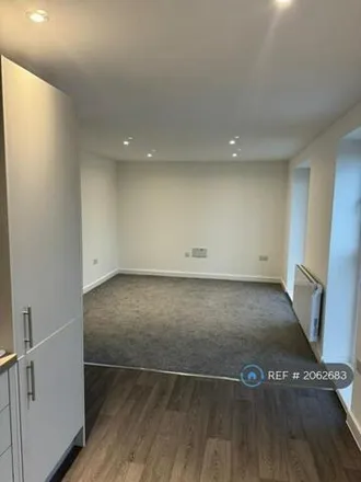 Image 1 - Skybridge Close, Daimler Green, CV6 5SQ, United Kingdom - Apartment for rent