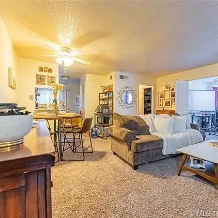 Image 3 - Community Brookside, 1307 East 38th Street, Tulsa, OK 74105, USA - Condo for rent