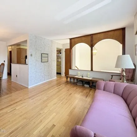 Image 7 - 459 Durant Avenue, New York, NY 10308, USA - House for sale
