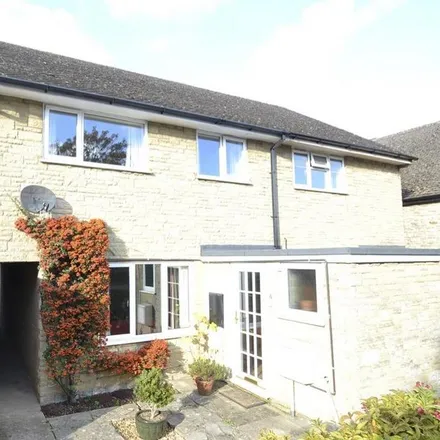 Rent this 3 bed townhouse on Kerwood Close in Woodstock, OX20 1LA