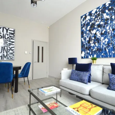 Rent this 1 bed apartment on Marathon House in 200 Marylebone Road, London