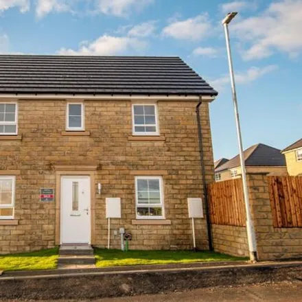 Rent this 3 bed house on Scarr End Lane in Dewsbury, WF12 8LN