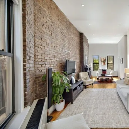 Image 2 - 419 East 84th Street, New York, NY 10028, USA - Townhouse for sale