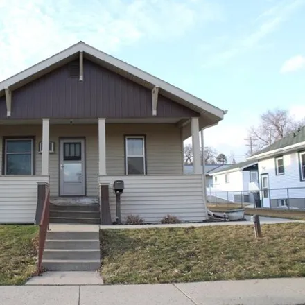 Buy this 4 bed house on 906 1st Street Northeast in Mandan, ND 58554