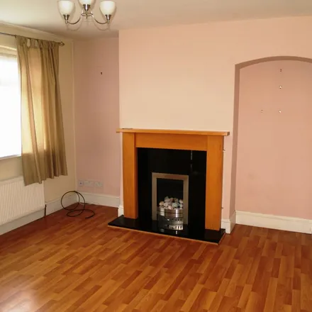 Rent this 2 bed townhouse on 9 Tibland Road in Fox Hollies, B27 7EE