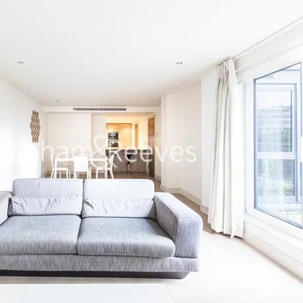 Rent this 2 bed apartment on Tesco Express in 215 Townmead Road, London