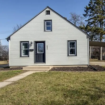 Buy this 3 bed house on 4624 West Montrose Avenue in Milwaukee, WI 53219