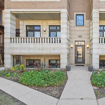 Image 1 - 1543 West Sherwin Avenue, Chicago, IL 60626, USA - Condo for sale