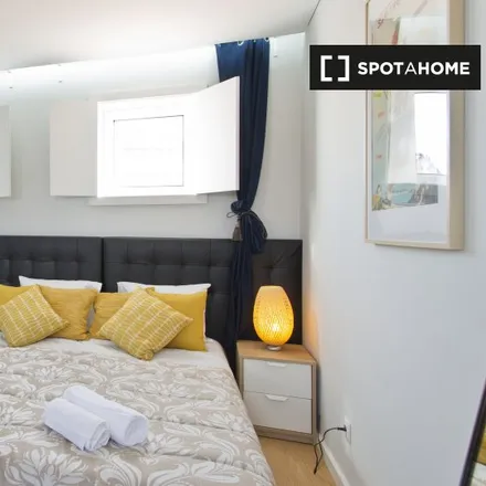 Rent this 1 bed apartment on Alto Porto in Rua de Cedofeita 333, 4050-123 Porto