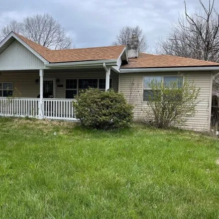Buy this 4 bed house on 1758 Laurel Avenue in Franklin Township, OH 43223