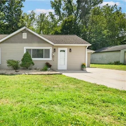 Buy this 3 bed house on 2998 Armil Drive in Springfield Township, OH 44312