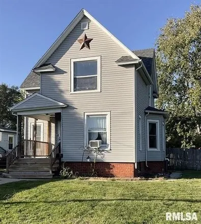 Buy this 4 bed house on 131 East 5th Street in Galesburg, IL 61401