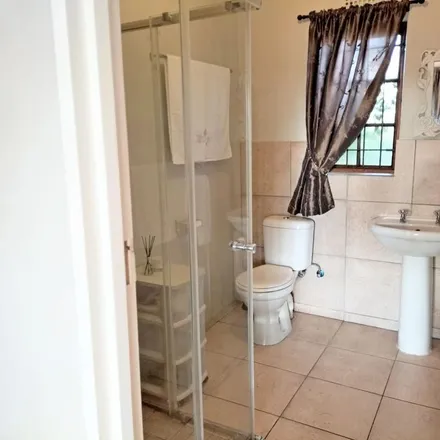 Image 2 - Victoria Crescent, De Tuin, Kraaifontein, 7561, South Africa - Apartment for rent