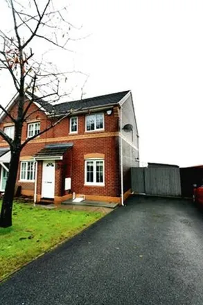 Rent this 2 bed duplex on Rosemead in Cwmbran, NP44 5BN