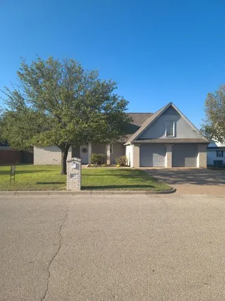 Buy this 3 bed house on 899 Charles Street in Weatherford, TX 76086