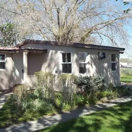 Buy this 2 bed house on 580 East 2nd Avenue in Kennewick, WA 99336