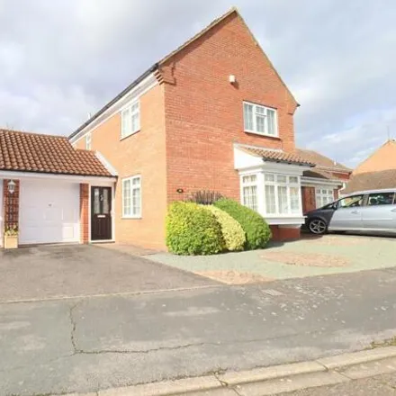 Buy this 4 bed house on Wiveton Close in Luton, LU2 7DA