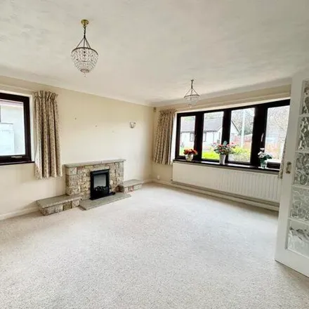 Image 4 - 19 Valley View, Talbot Village, BH12 5EP, United Kingdom - House for sale