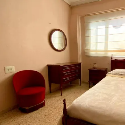 Rent this 3 bed room on Pere Cabanes - Sant Doménec Savio in Carrer de Pere Cabanes, 46019 Valencia