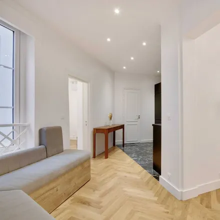 Rent this 3 bed apartment on 34 Rue de Ponthieu in 75008 Paris, France