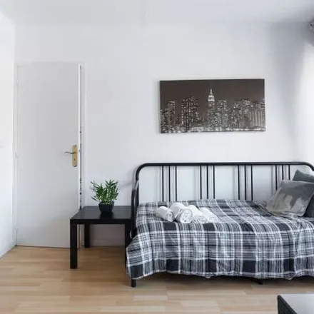 Rent this 3 bed apartment on Rachel in Rua de Camões, 4000-286 Porto