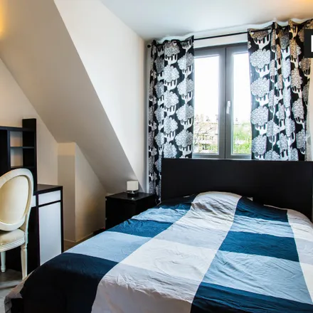 Rent this 3 bed room on Avenue Coghen - Coghenlaan 244 in 1180 Uccle - Ukkel, Belgium