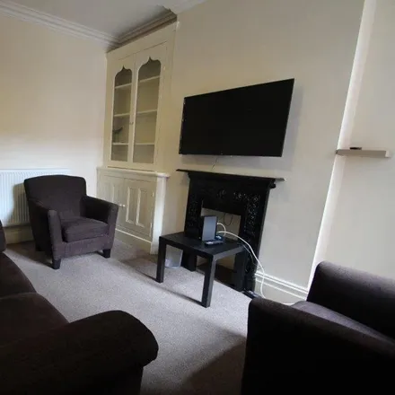 Image 7 - Stuart Street, Leicester, LE3 0DU, United Kingdom - Townhouse for rent