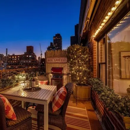Image 2 - 505 East 79th Street, New York, NY 10075, USA - Apartment for sale