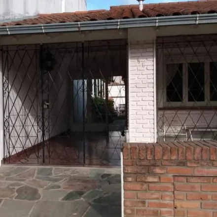 Buy this 2 bed house on Julián Pérez 144 in Partido de Morón, Morón